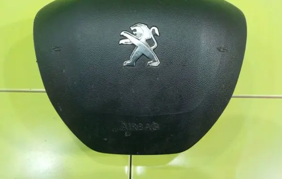 Peugeot 2008 I Steering wheel airbag 
