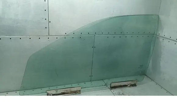 Volvo S80 Front door window glass four-door