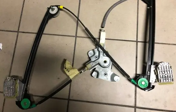 Ford Mustang V Sliding door window regulator with motor 6323201
