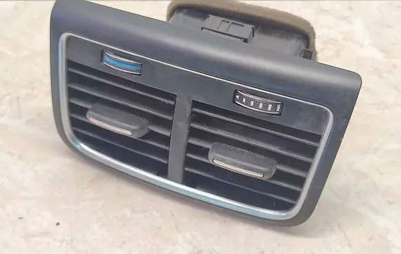 Audi A5 8T 8F Rear air vent grill 8K0819203