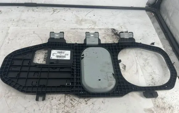 Mercedes-Benz ML W164 Aerial antenna amplifier A2518202275 28024813 S4813R2810609449