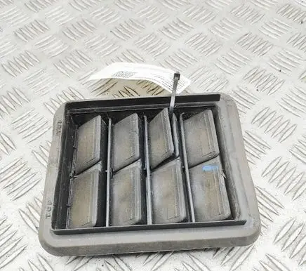Jeep Grand Cherokee Quarter panel pressure vent 05058643AA