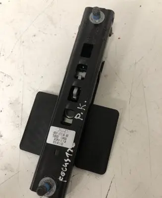 Ford Focus Seat belt height adjuster AM51611C46AB