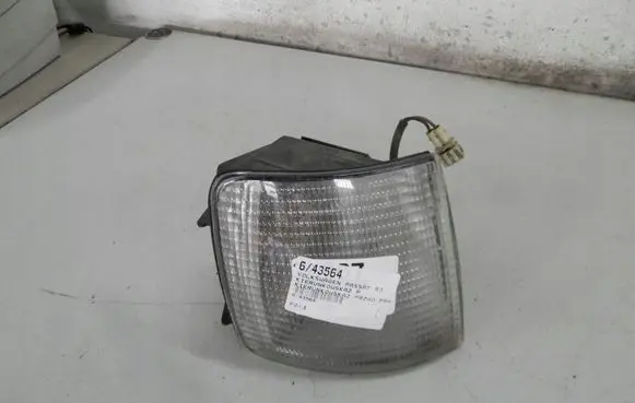 Volkswagen PASSAT B3 Front indicator light 