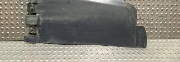 Rear arch fender liner splash guards