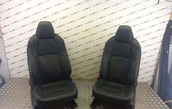Toyota C-HR I Front driver seat 