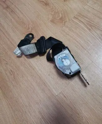 Nissan Pathfinder R50 Rear seatbelt 0431075