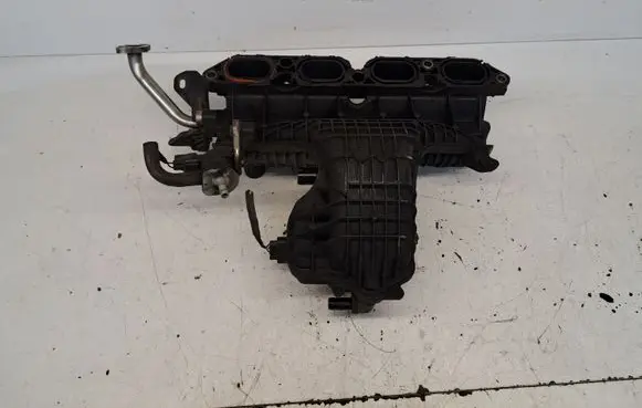 Toyota Prius (XW30) Intake manifold 1712037050