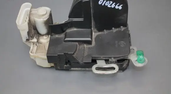 Alfa Romeo 147 Front door lock