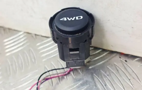Mitsubishi Outlander Differential lock switch 8610A147