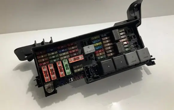 Mercedes-Benz ML W164 Fuse module A1645403072 YAP29291 1645403072