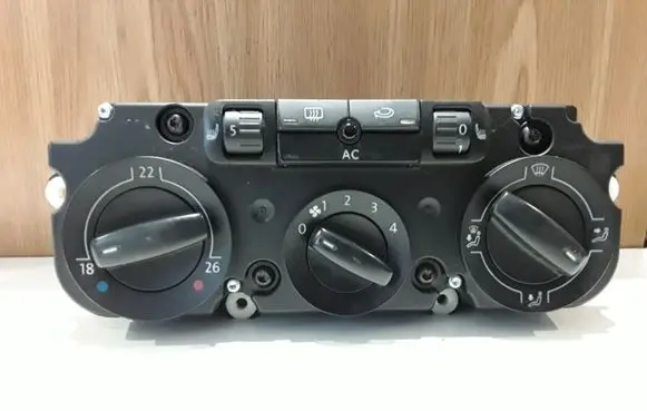 Volkswagen Golf Plus Climate control unit 5M1820045A