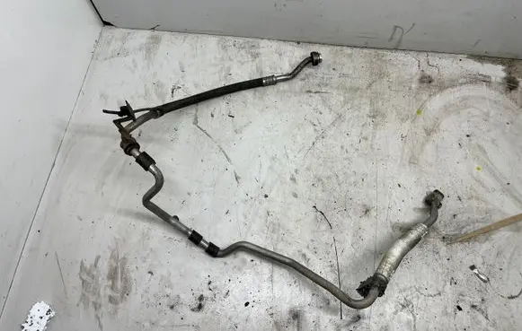 Volkswagen Golf Plus Air conditioning (A/C) pipe/hose 1K0820743F