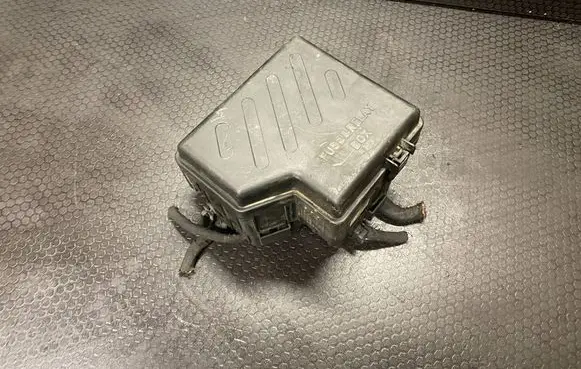 Hyundai Santa Fe Fuse module 911152B030