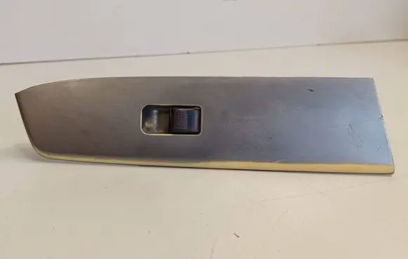 Ford Ranger Electric window control switch UR5666370