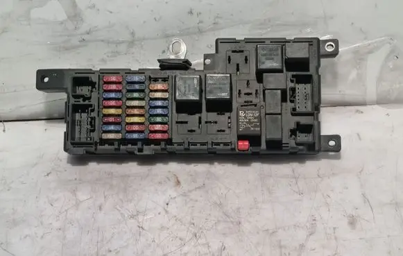 Volvo S80 Fuse box set 8678449