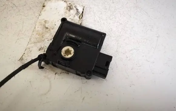Audi A6 S6 C6 4F Air flap motor/actuator 4F0820511A