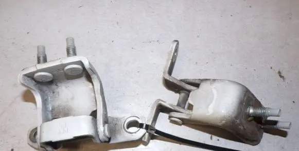 Suzuki Alto Rear door hinge set 