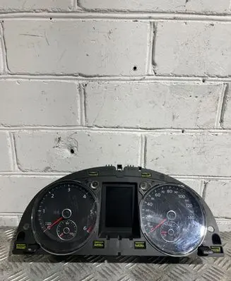 Volkswagen PASSAT CC Speedometer (instrument cluster) 3C8920970A 06032008