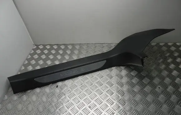 Tesla Model S (A) pillar trim 103039400D I11223