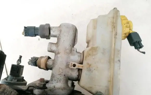 Ford Galaxy Master brake cylinder