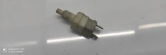 Opel Astra F Brake pedal sensor switch 9D059582