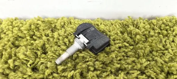 Hyundai Kona I Tire pressure sensor 52933-f2000