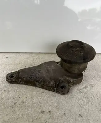 Audi A6 S6 C5 4B Engine mounting bracket 8D0199343J