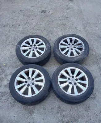 Toyota Corolla Verso AR10 R16 alloy rim 