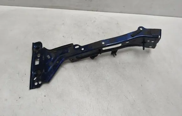 Audi A4 S4 B9 Fender mounting bracket 8W0821136C