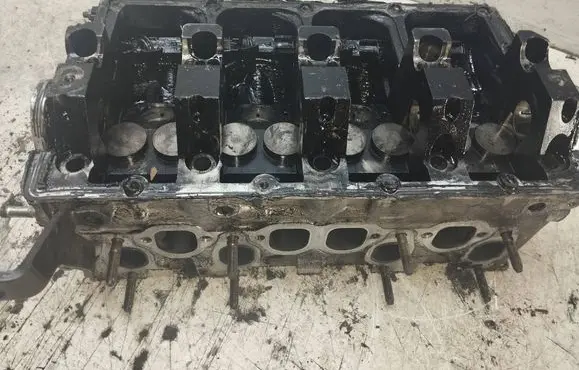 Seat Alhambra (Mk1) Engine head 038103373R