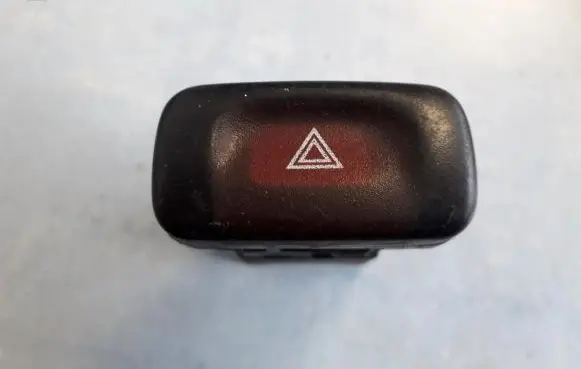 Nissan Primera Hazard light switch