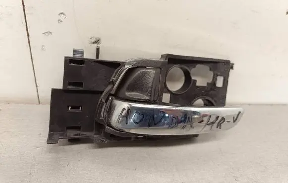 Honda HR-V Front door interior handle 26661