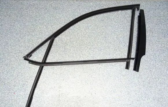BMW X4 G02 Front door glass trim molding