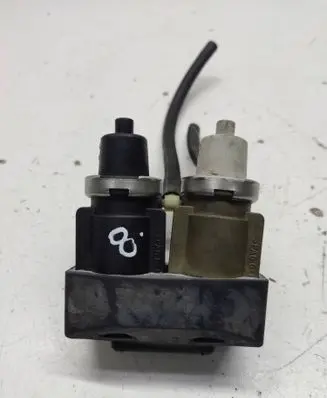 Audi A8 S8 D2 4D Turbo solenoid valve 059906627 059906629 PX0425223