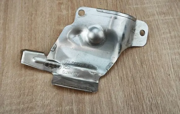 Audi A5 Heat shield in engine bay 06L129598C