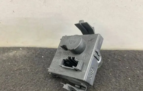 Audi A6 Allroad C7 Tail light bulb cover holder 7M3945259 964976