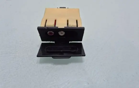 Mitsubishi Outlander AUX in-socket connector 