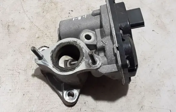 Renault Captur EGR valve 147103371R