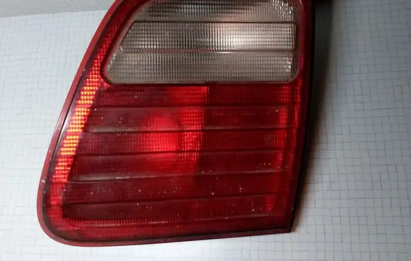 Mercedes-Benz E W210 Tailgate rear/tail lights A2108202464