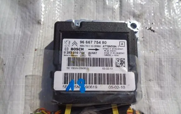 Peugeot 3008 I Airbag control unit/module 9666775480
