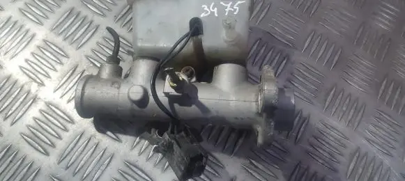 Mazda 626 Master brake cylinder 8911