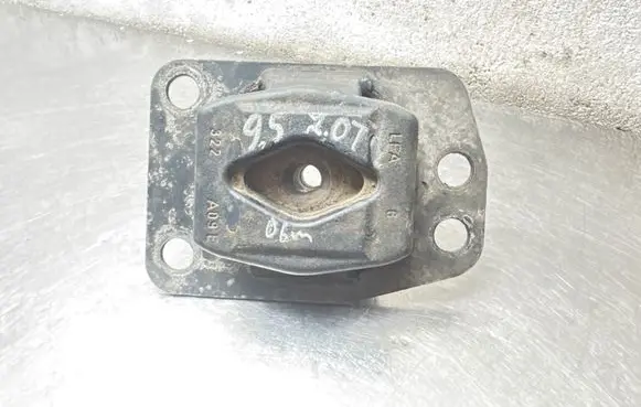Saab 9-5 Engine mount bracket A09E