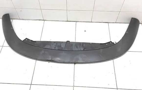 Front bumper lip