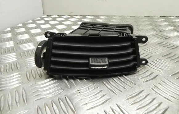 Rear air vent grill