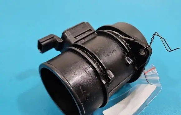 Nissan Juke I F15 Mass air flow meter 5WK97021 IMPRK1573495