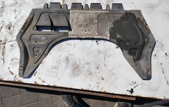 Volkswagen Golf VI Engine splash shield/under tray 1K0825235