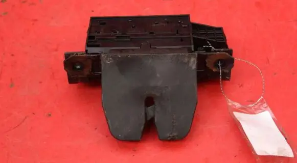 Opel Signum Tailgate/trunk/boot lock/catch/latch 24441401
