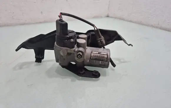 Toyota Prius (XW20) Master brake cylinder 4727047010