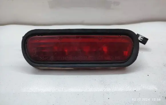 KIA Sorento Third/center stoplight 927003E0